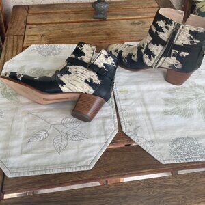Booties by EQUO ankle, zipper, snake print leather, Italy size 39